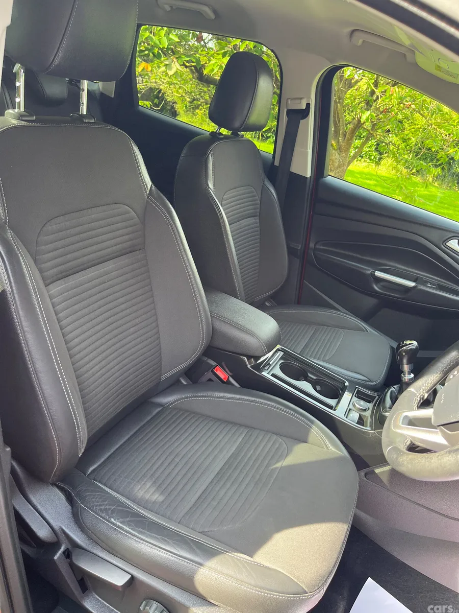 Ford Kuga SUV, Diesel, 2017, Red