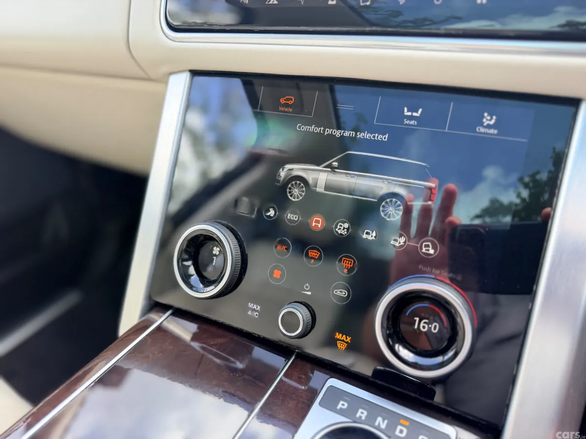 Land Rover Range Rover SUV, Petrol Plug-in Hybrid, 2020, Black