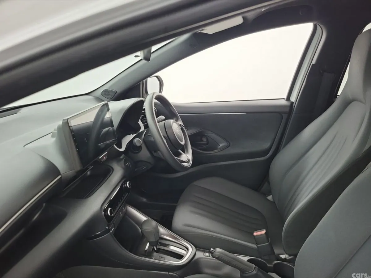 Toyota Yaris Hatchback, Petrol Hybrid, 2024, White