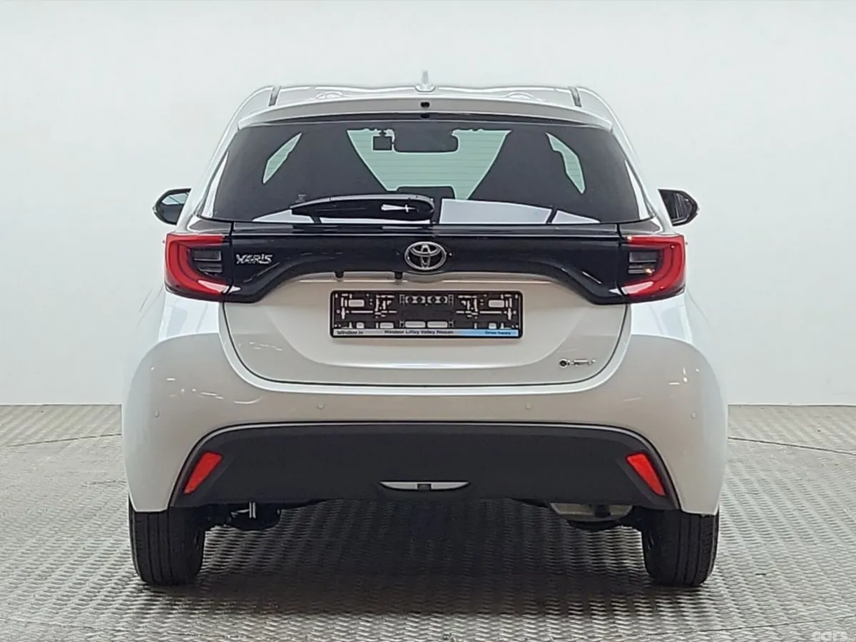 Toyota Yaris Hatchback, Petrol Hybrid, 2024, White