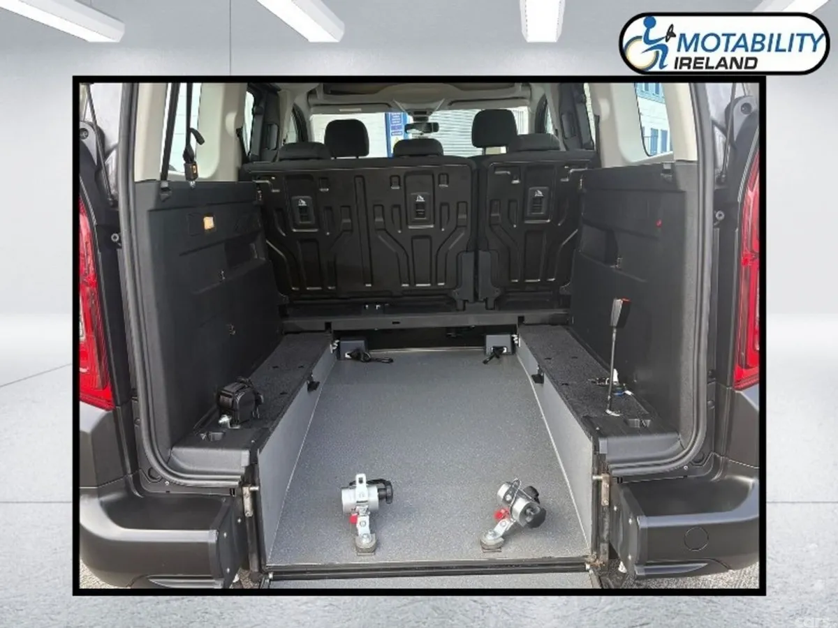 Citroen Berlingo Multispace MPV, Diesel, 2021, Grey