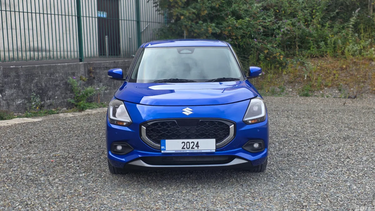 Suzuki Swift Hatchback, Petrol Hybrid, 2024, Blue