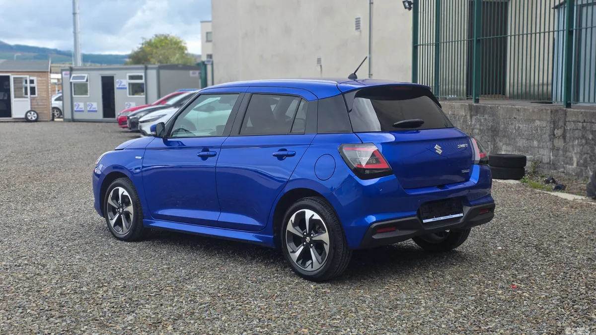 Suzuki Swift Hatchback, Petrol Hybrid, 2024, Blue