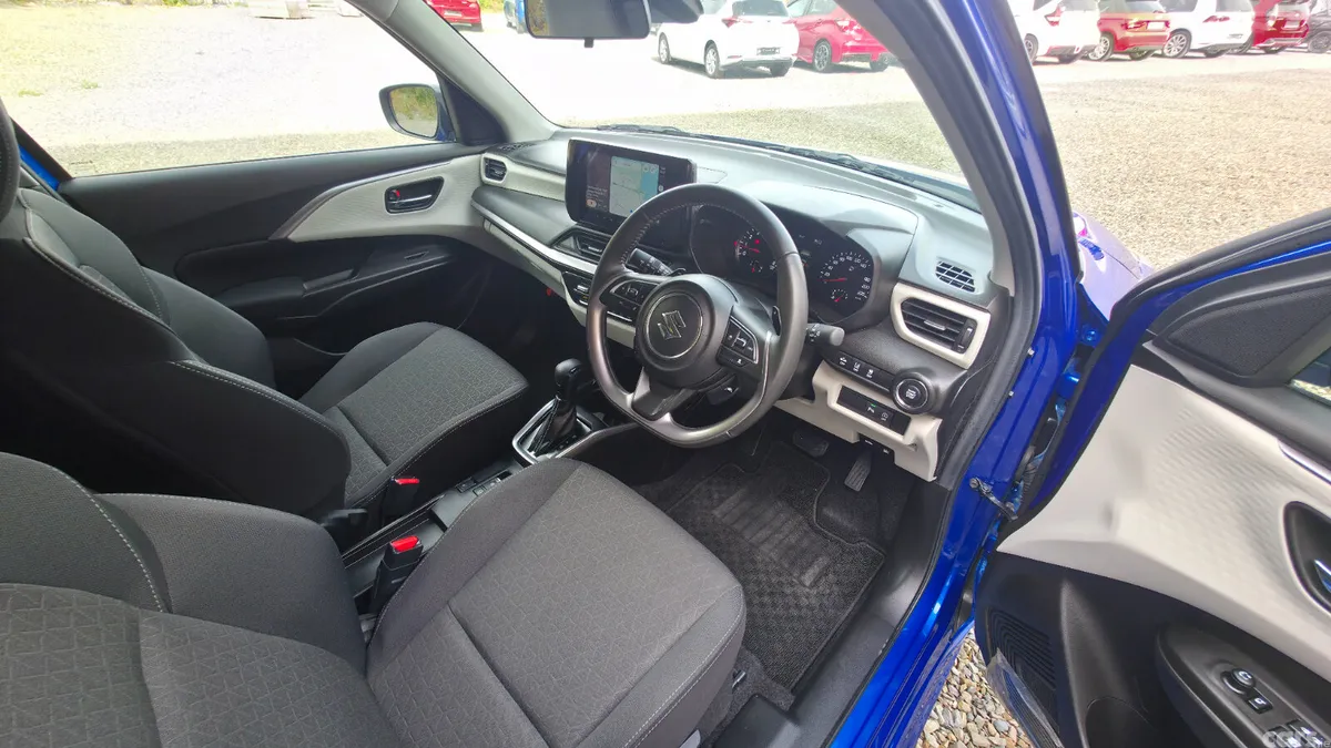 Suzuki Swift Hatchback, Petrol Hybrid, 2024, Blue