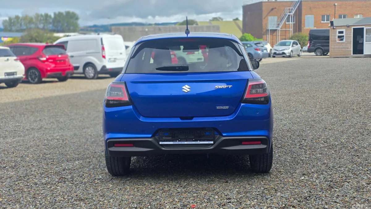 Suzuki Swift Hatchback, Petrol Hybrid, 2024, Blue