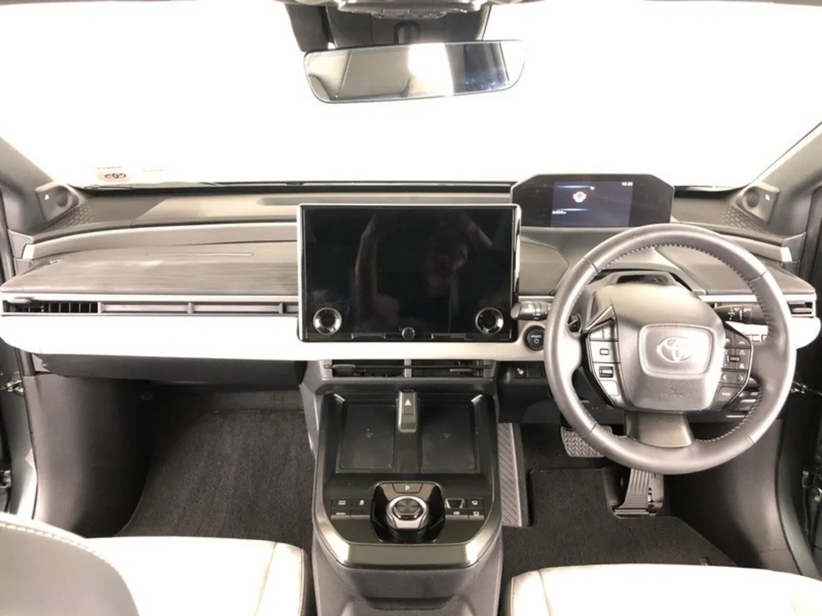 Toyota C-HR Estate, Electric, 2026, Green