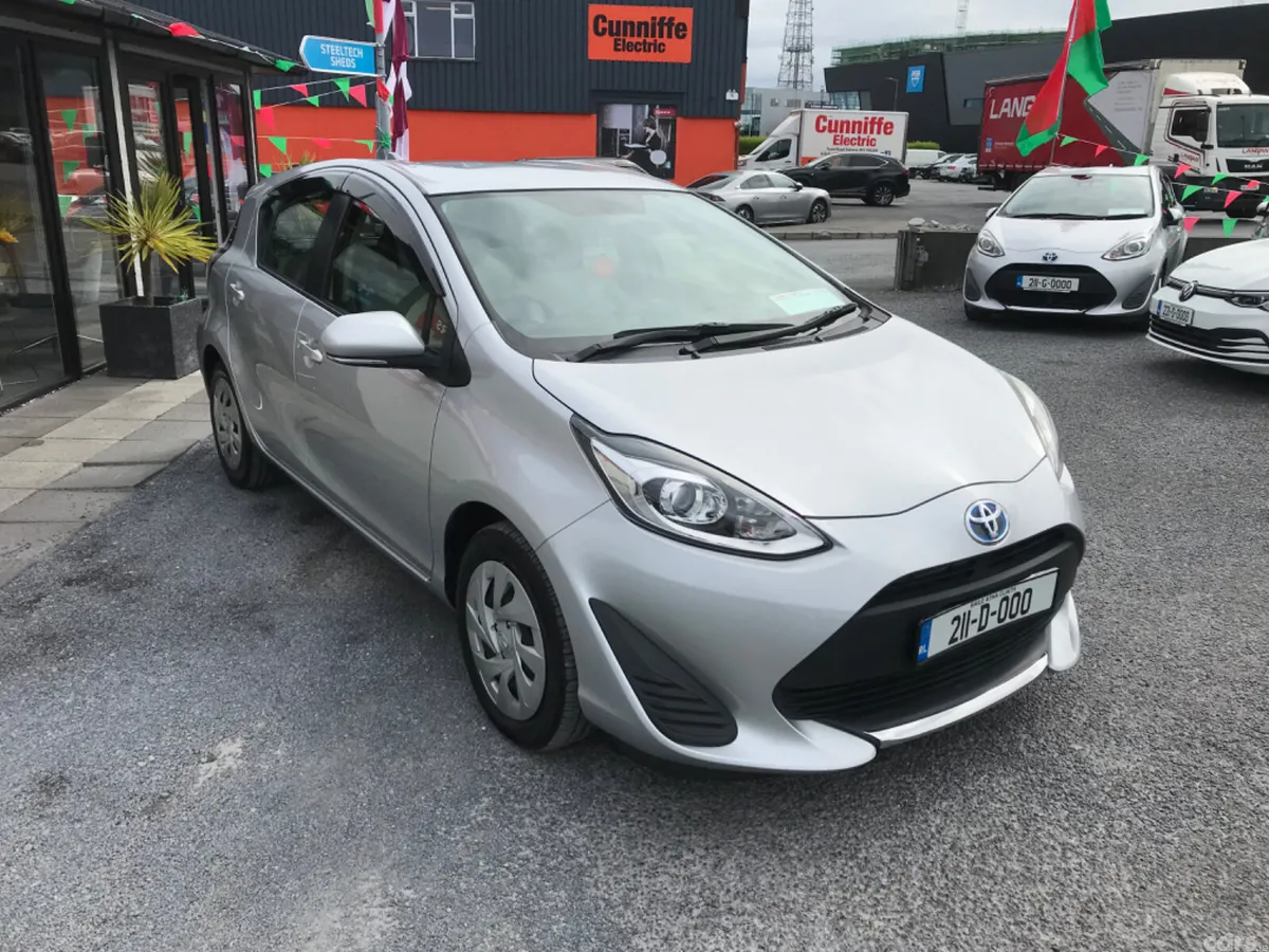 Toyota Aqua Hatchback, Petrol Hybrid, 2021, Silver