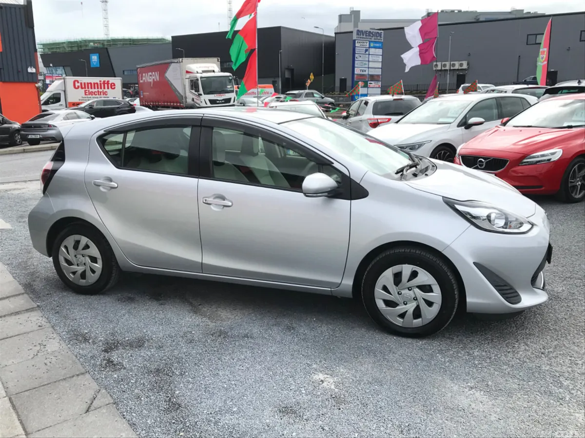 Toyota Aqua Hatchback, Petrol Hybrid, 2021, Silver