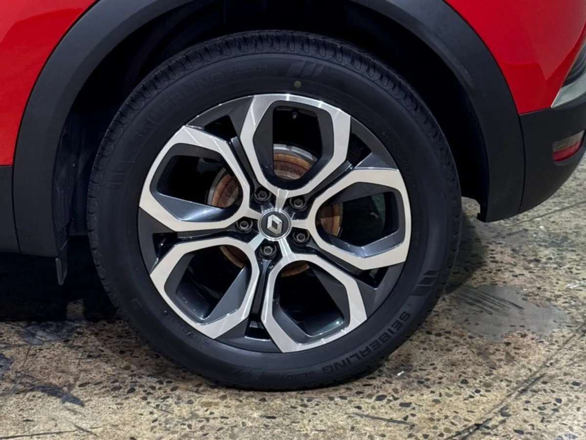 Renault Captur Hatchback, Petrol, 2021, Red