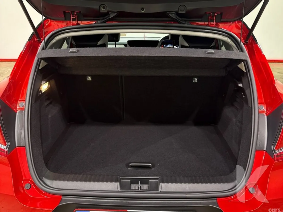 Renault Captur Hatchback, Petrol, 2021, Red