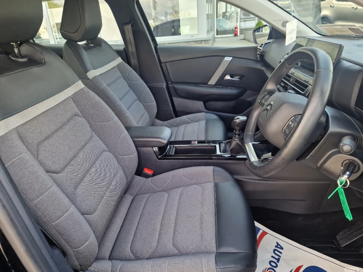 Citroen C4 Hatchback, Petrol, 2022, Black