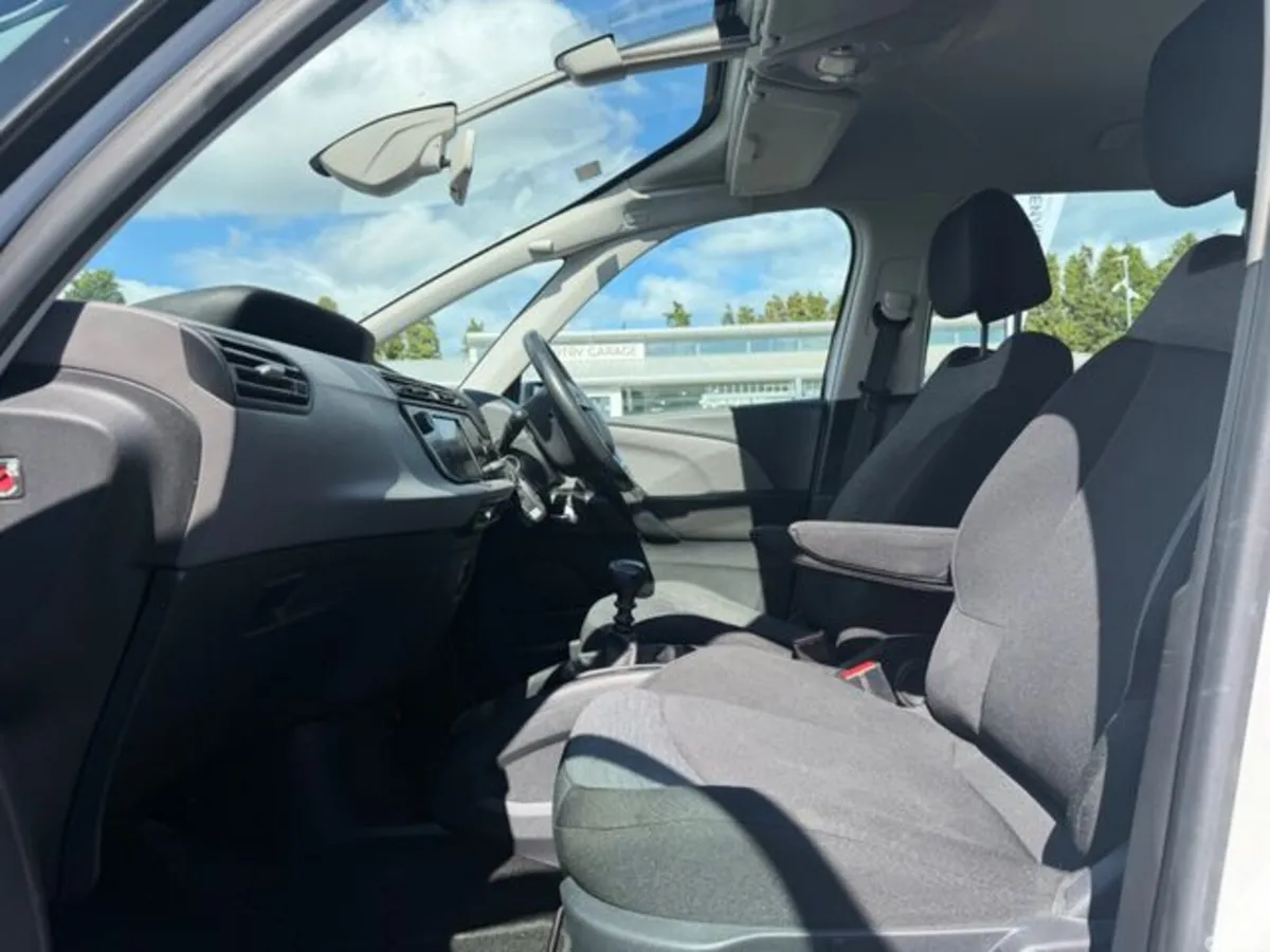 Citroen Grand C4 Picasso MPV, Petrol, 2019, White
