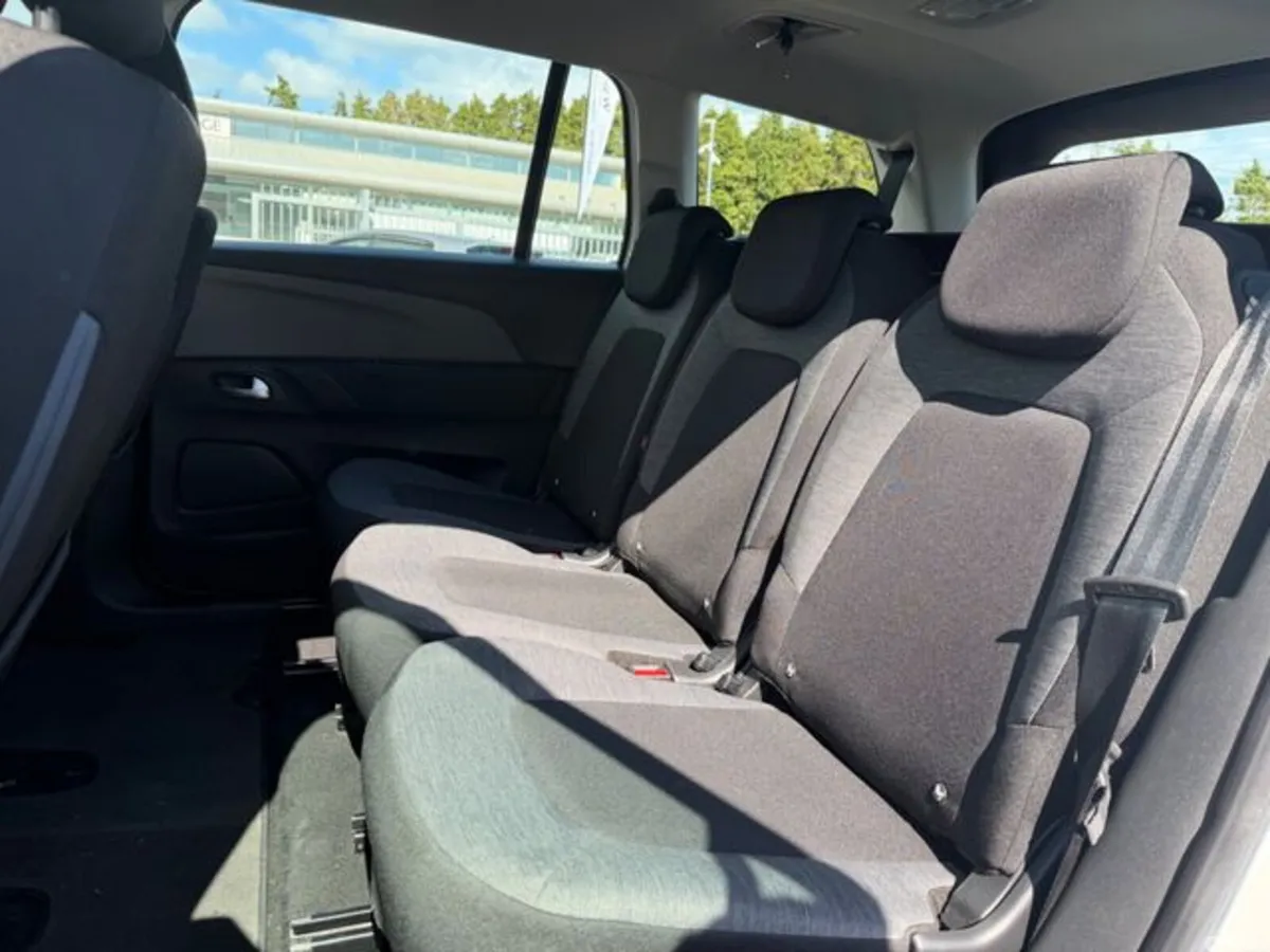 Citroen Grand C4 Picasso MPV, Petrol, 2019, White
