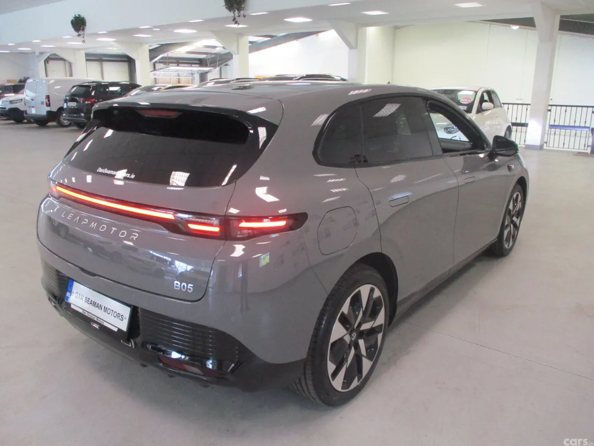 Leapmotor B05 Hatchback, Electric, 2027, Grey