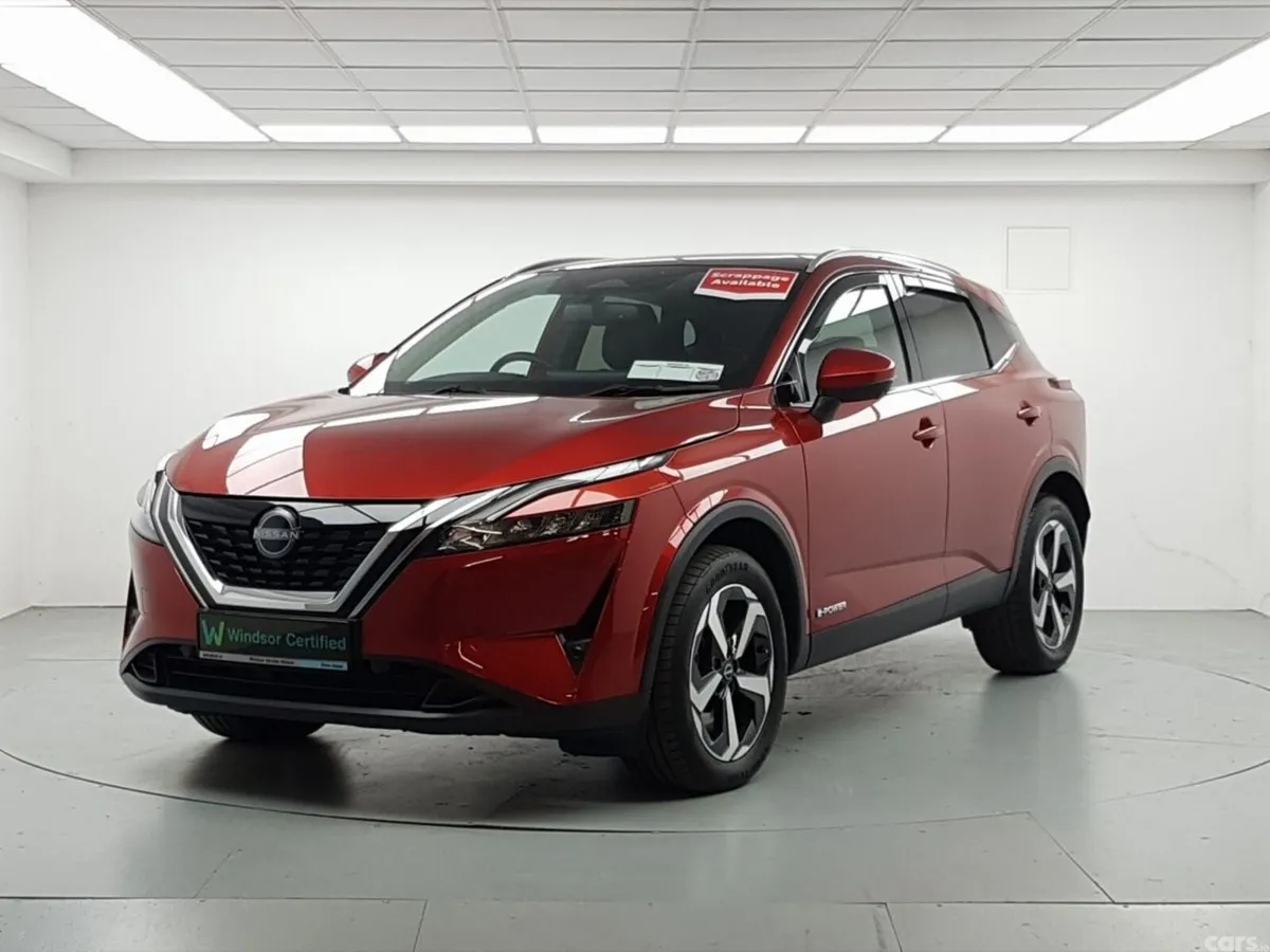 Nissan Qashqai MPV, Petrol Hybrid, 2025, Red