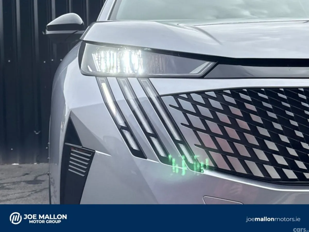 Peugeot 5008 MPV, Petrol, 2026, Grey