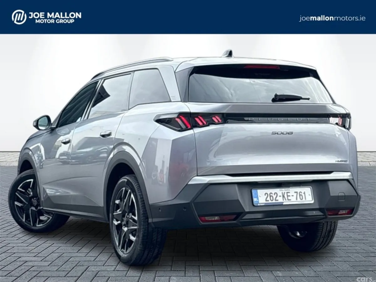 Peugeot 5008 MPV, Petrol, 2026, Grey
