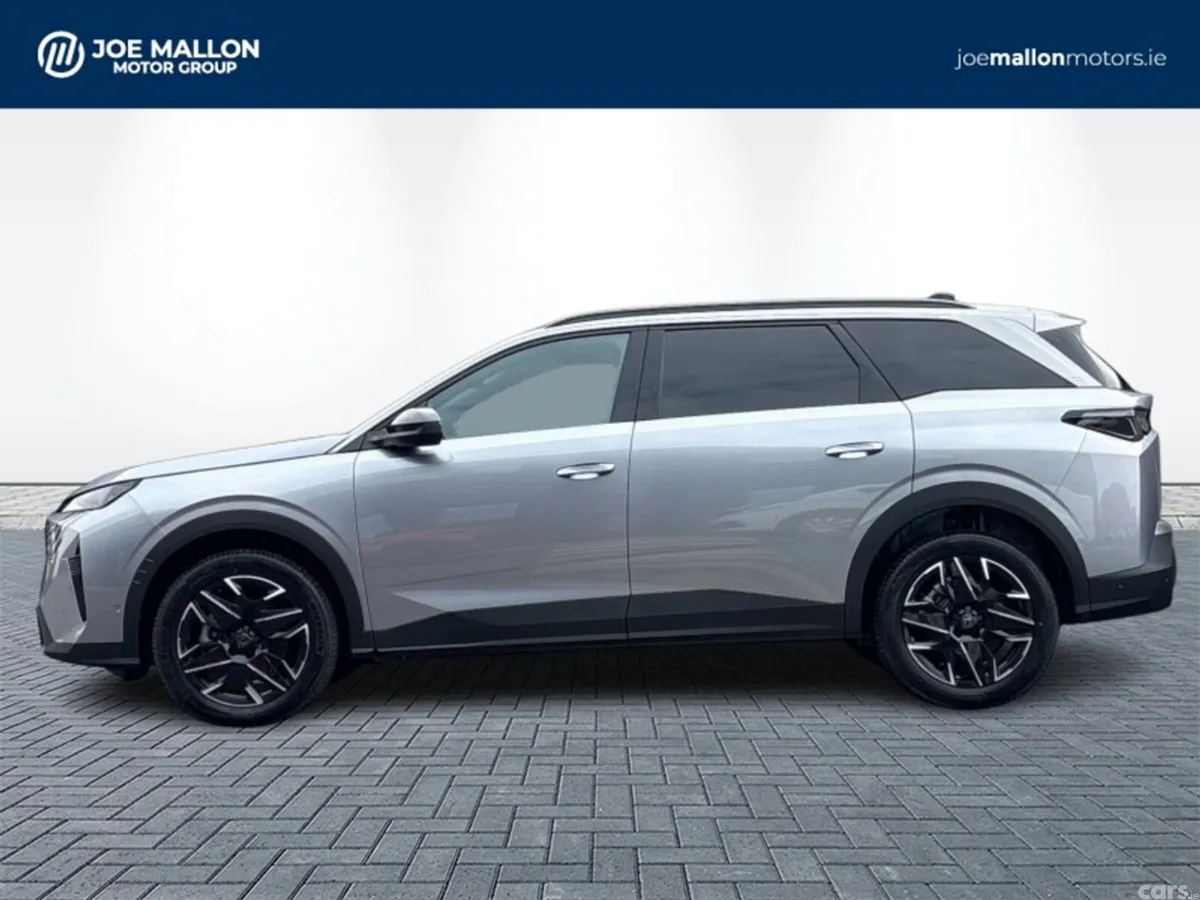 Peugeot 5008 MPV, Petrol, 2026, Grey