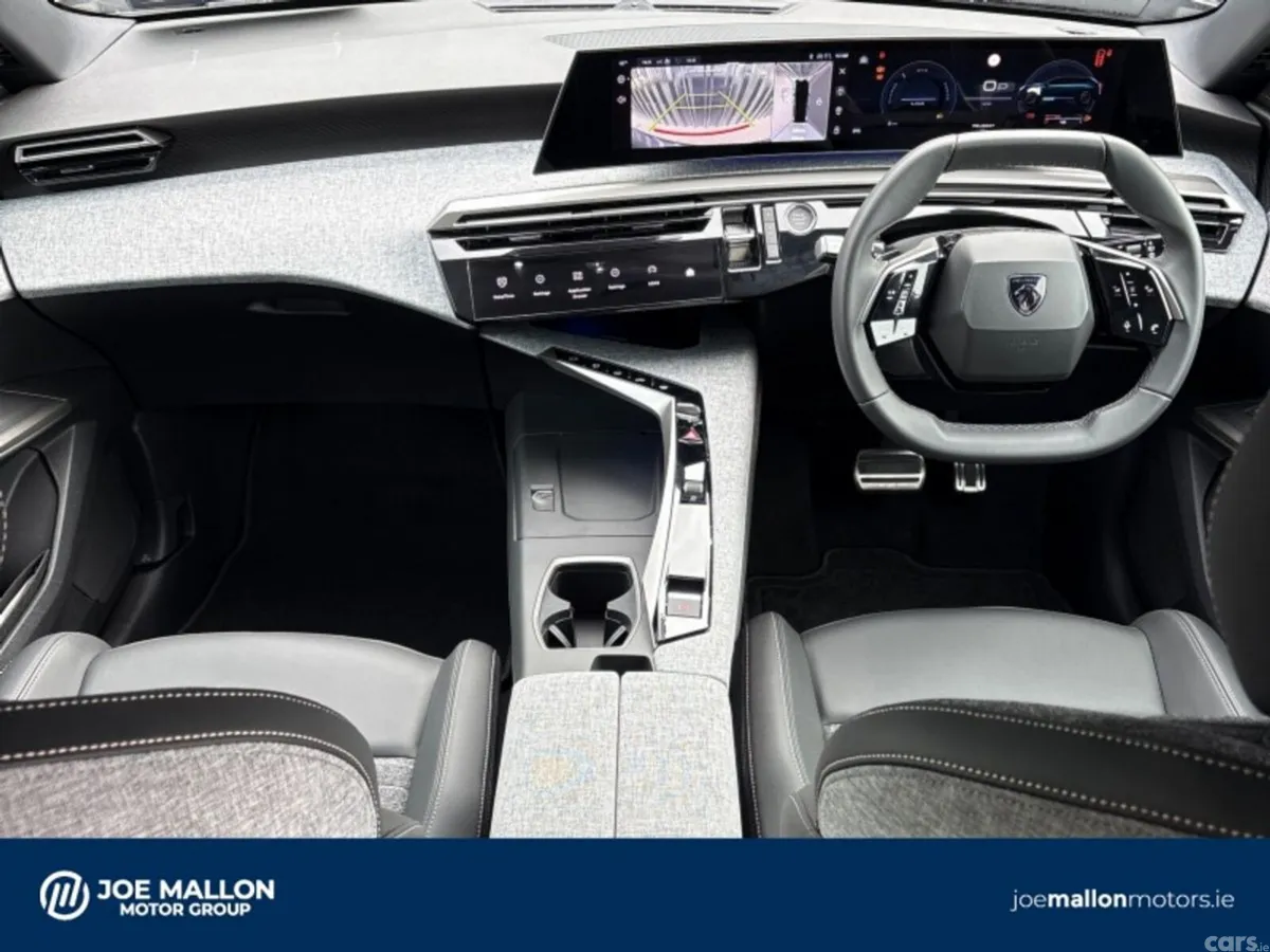 Peugeot 5008 MPV, Petrol, 2026, Grey