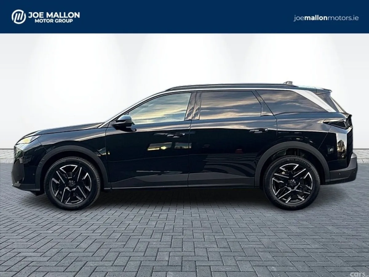 Peugeot 5008 SUV, Petrol Hybrid, 2027, Black