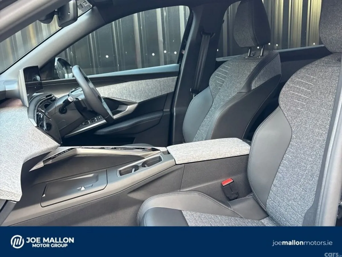 Peugeot 5008 SUV, Petrol Hybrid, 2027, Black