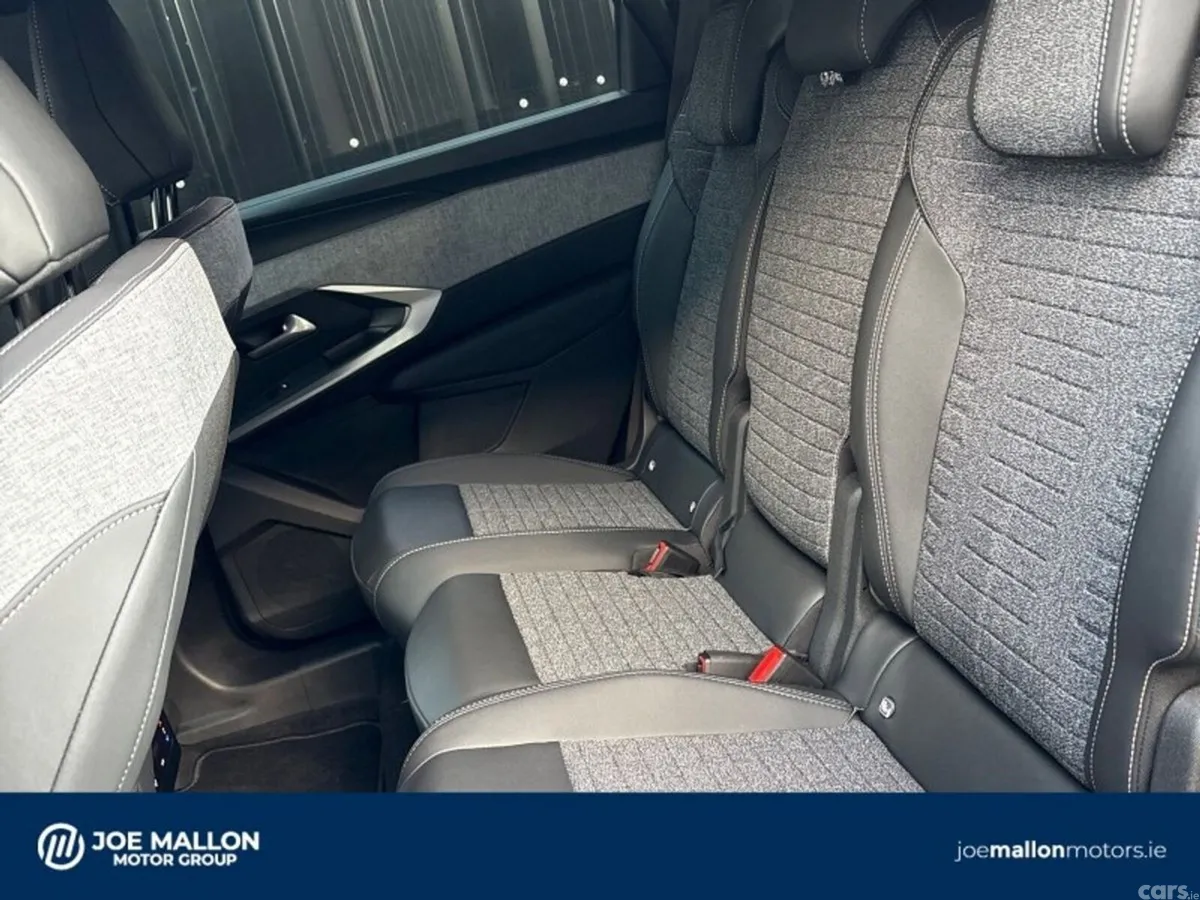 Peugeot 5008 SUV, Petrol Hybrid, 2027, Black