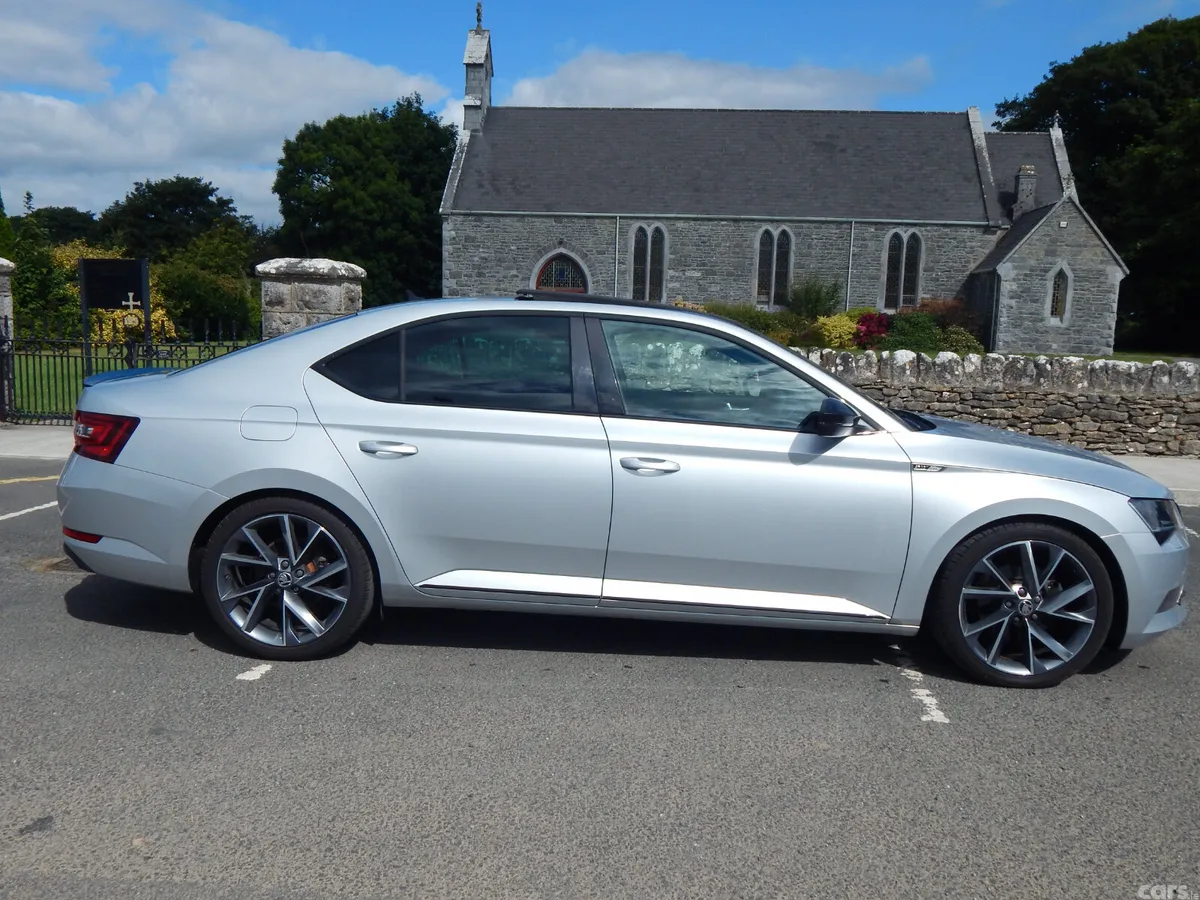 Skoda Superb Saloon, Diesel, 2019, Grey