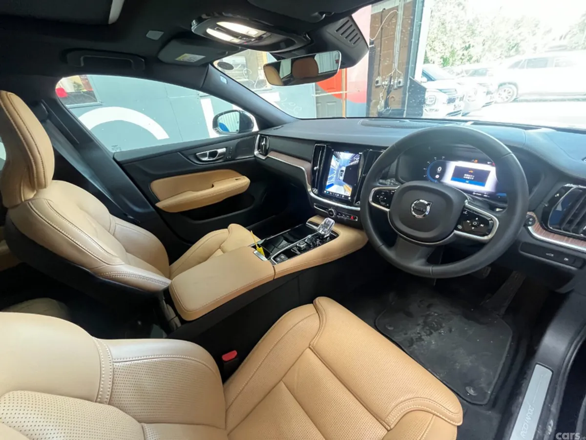Volvo V60 Estate, Petrol Hybrid, 2024, Black