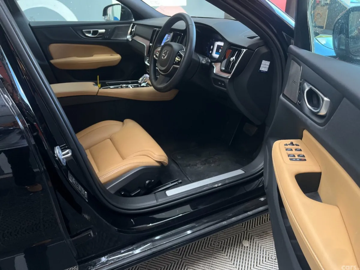 Volvo V60 Estate, Petrol Hybrid, 2024, Black