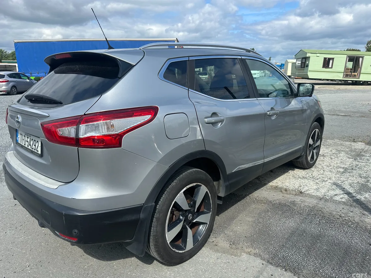 Nissan Qashqai SUV, Petrol, 2017, Silver