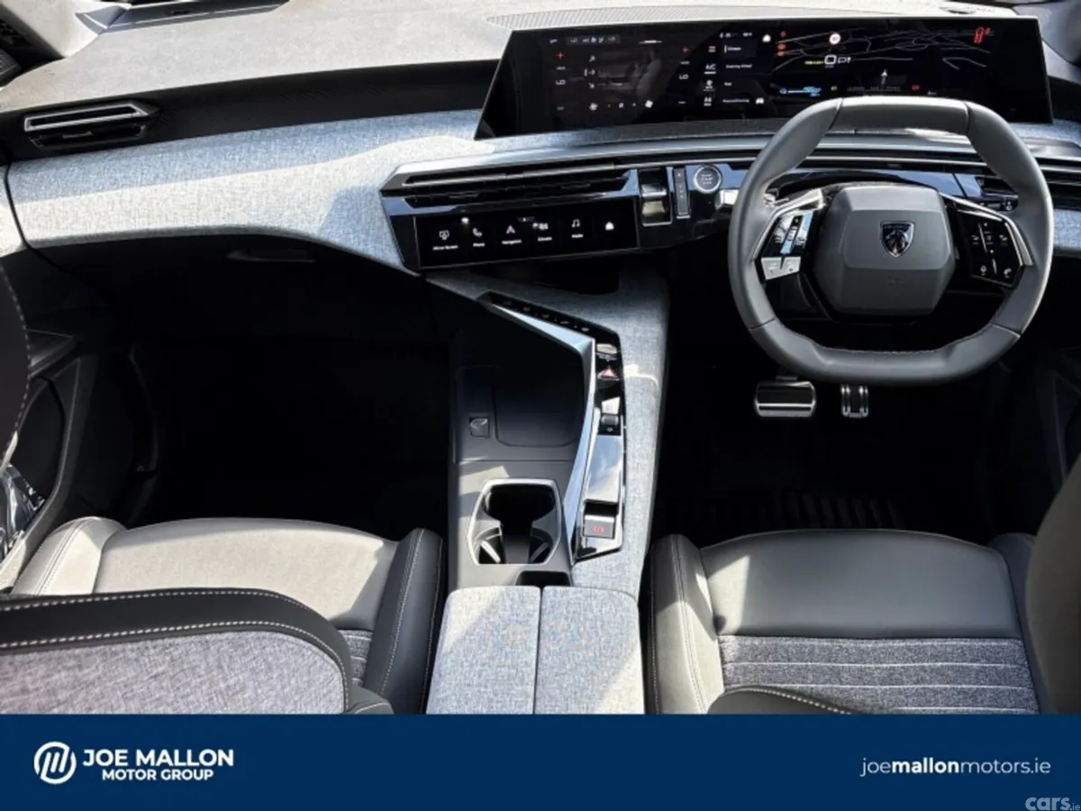 Peugeot 5008 MPV, Electric, 2026, Grey