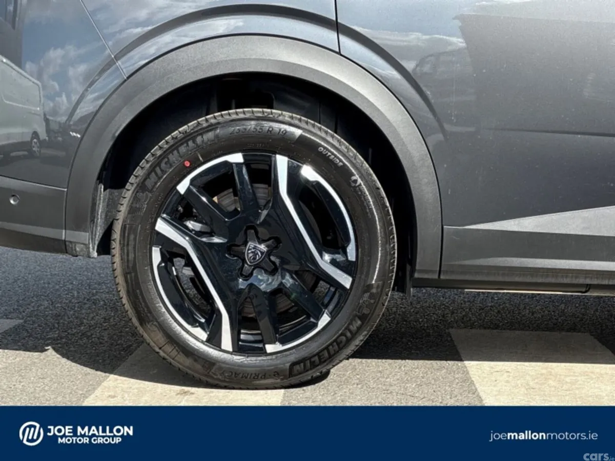 Peugeot 5008 MPV, Electric, 2026, Grey