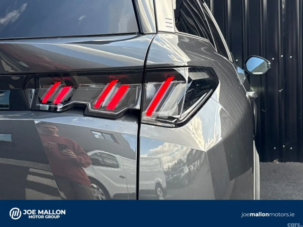 Peugeot 5008 MPV, Electric, 2026, Grey