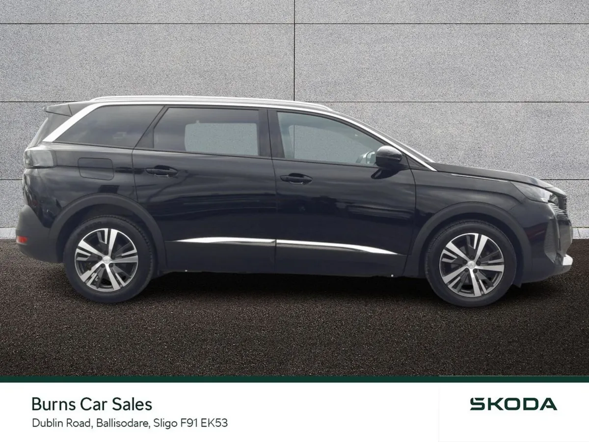 Peugeot 5008 MPV, Diesel, 2024, Black