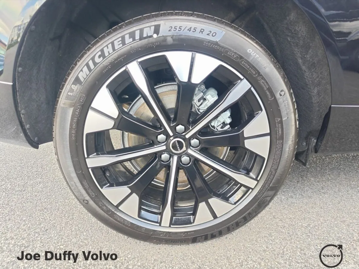 Volvo XC60 SUV, Petrol Plug-in Hybrid, 2026, Black