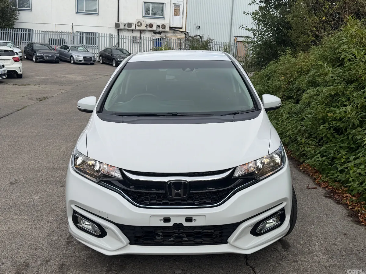 Honda Fit Hatchback, Petrol Hybrid, 2019, White