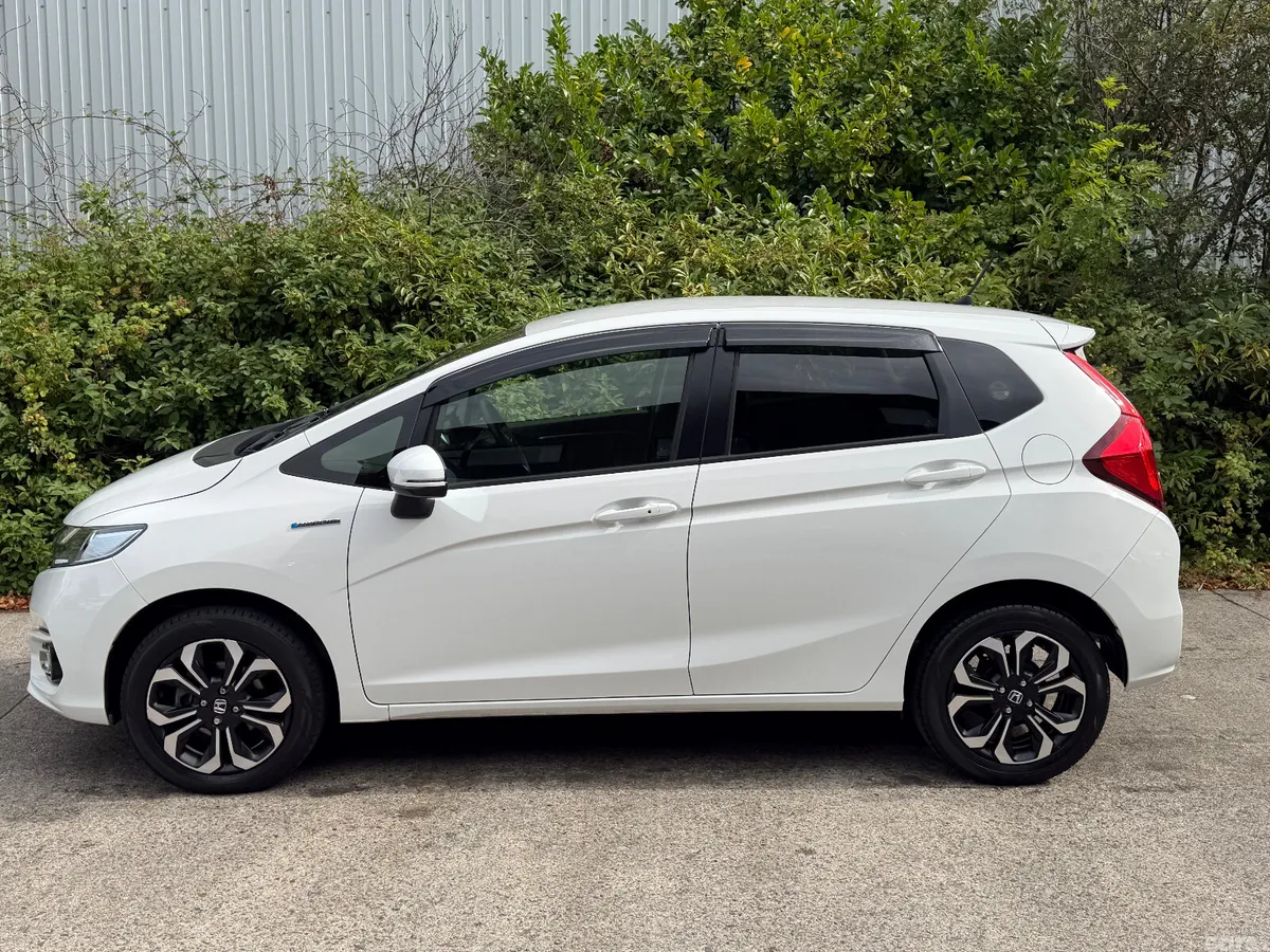 Honda Fit Hatchback, Petrol Hybrid, 2019, White