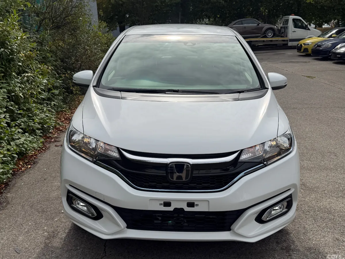 Honda Fit Hatchback, Petrol Hybrid, 2019, White