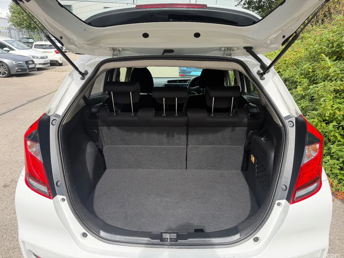 Honda Fit Hatchback, Petrol Hybrid, 2019, White