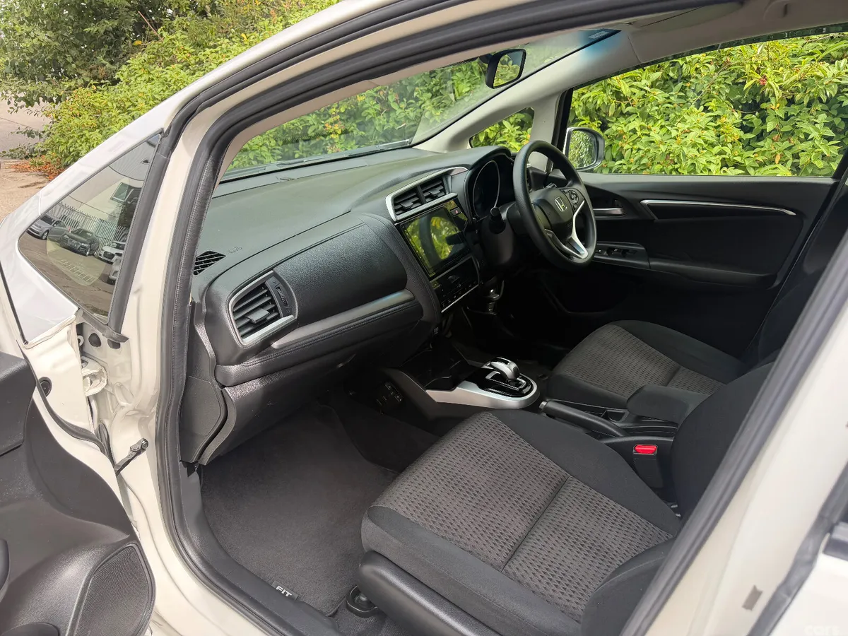 Honda Fit Hatchback, Petrol Hybrid, 2019, White