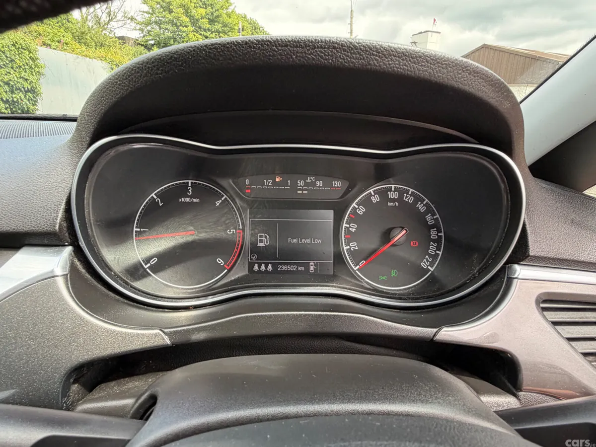 Opel Corsa Hatchback, Diesel, 2017, Red