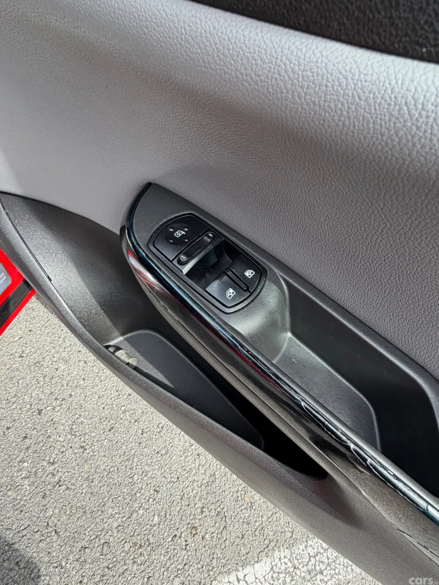 Opel Corsa Hatchback, Diesel, 2017, Red