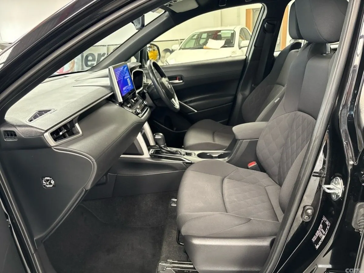 Toyota Corolla Cross SUV, Petrol Hybrid, 2024, Black
