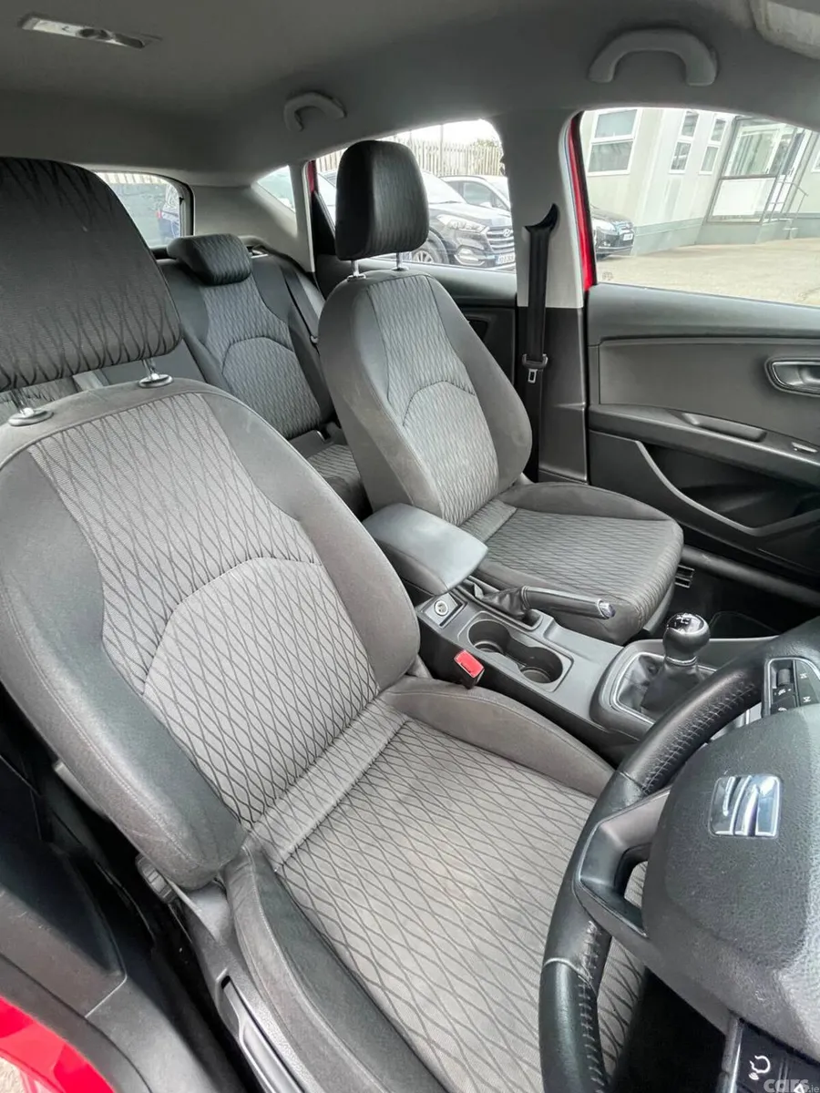 SEAT Leon Hatchback, Diesel, 2013, Red