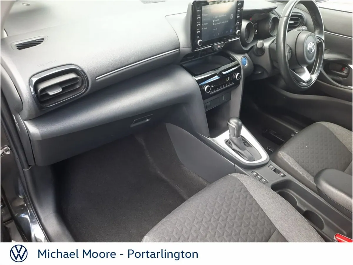 Toyota Yaris Cross Hatchback, Petrol Hybrid, 2024, Black