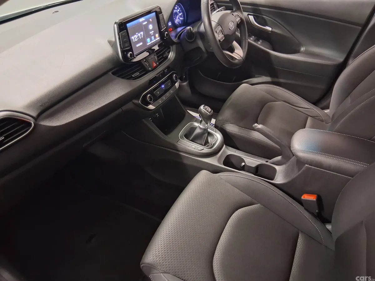 Hyundai i30 Hatchback, Petrol, 2017, Silver