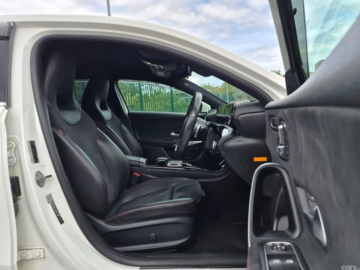 Mercedes-Benz A-Class Hatchback, Diesel, 2019, White