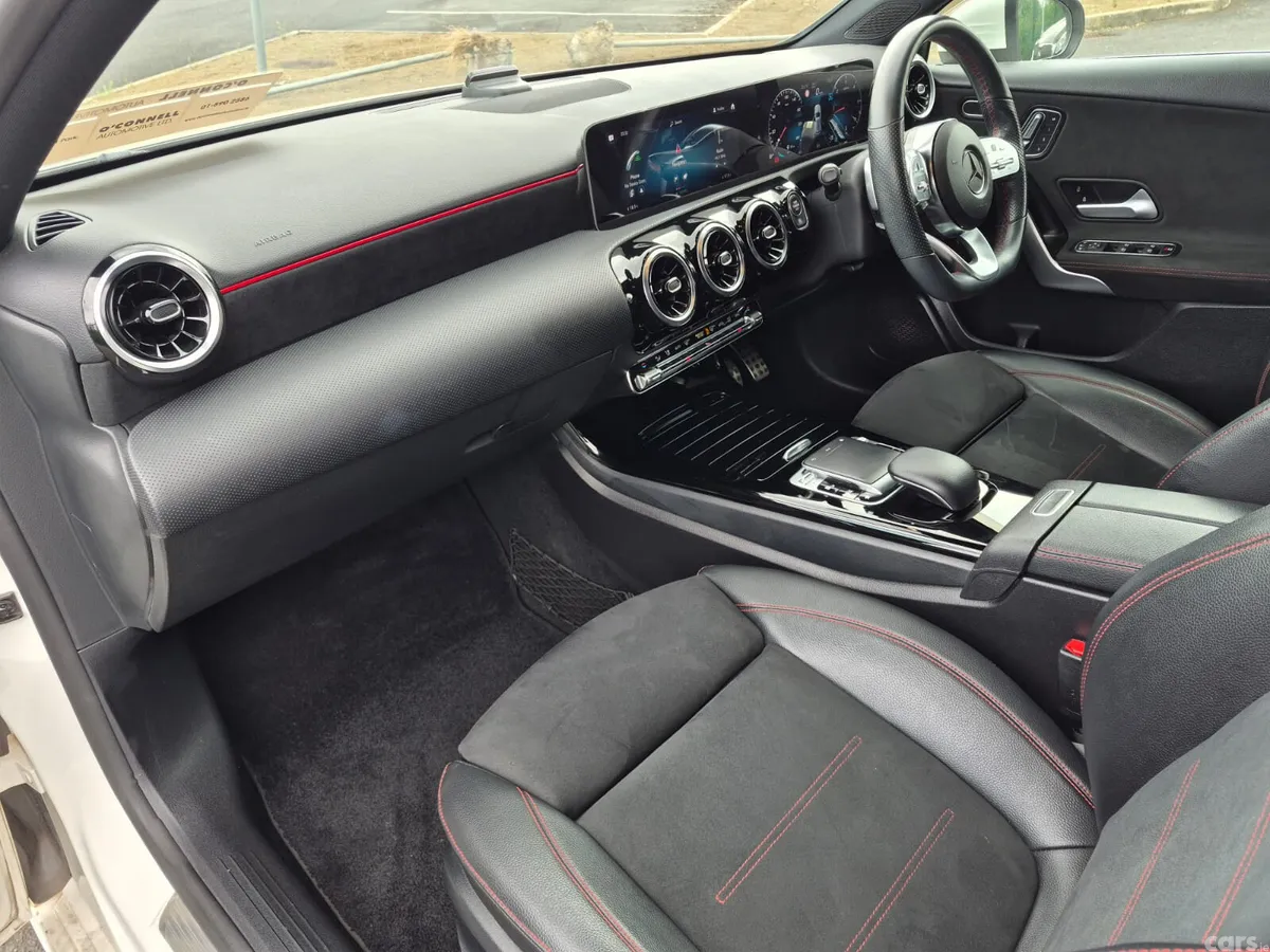 Mercedes-Benz A-Class Hatchback, Diesel, 2019, White