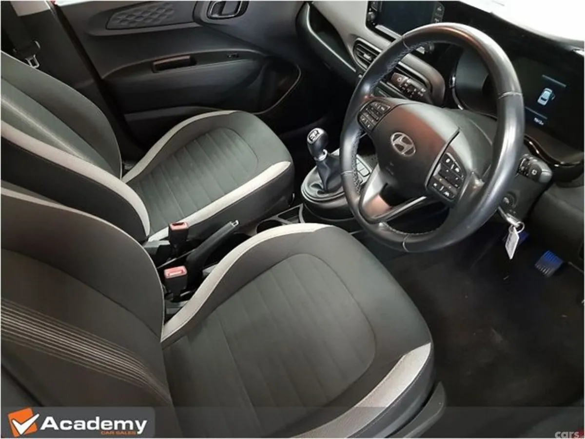 Hyundai i10 Hatchback, Petrol, 2023, Red