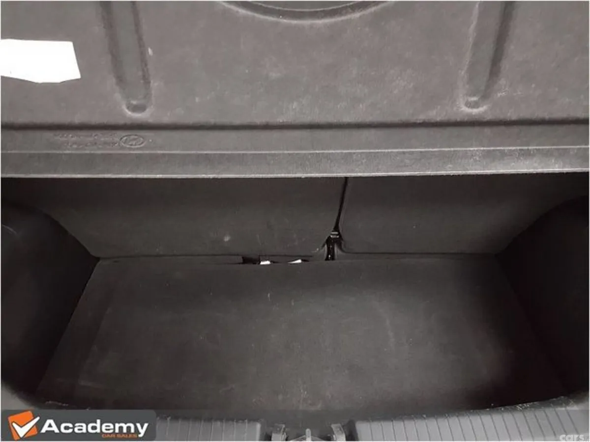 Hyundai i10 Hatchback, Petrol, 2023, Red